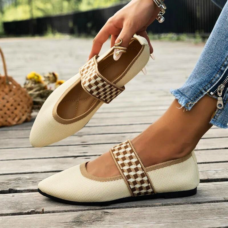 Women's Stylish Flats with Adjustable Strap for Comfortable Fit