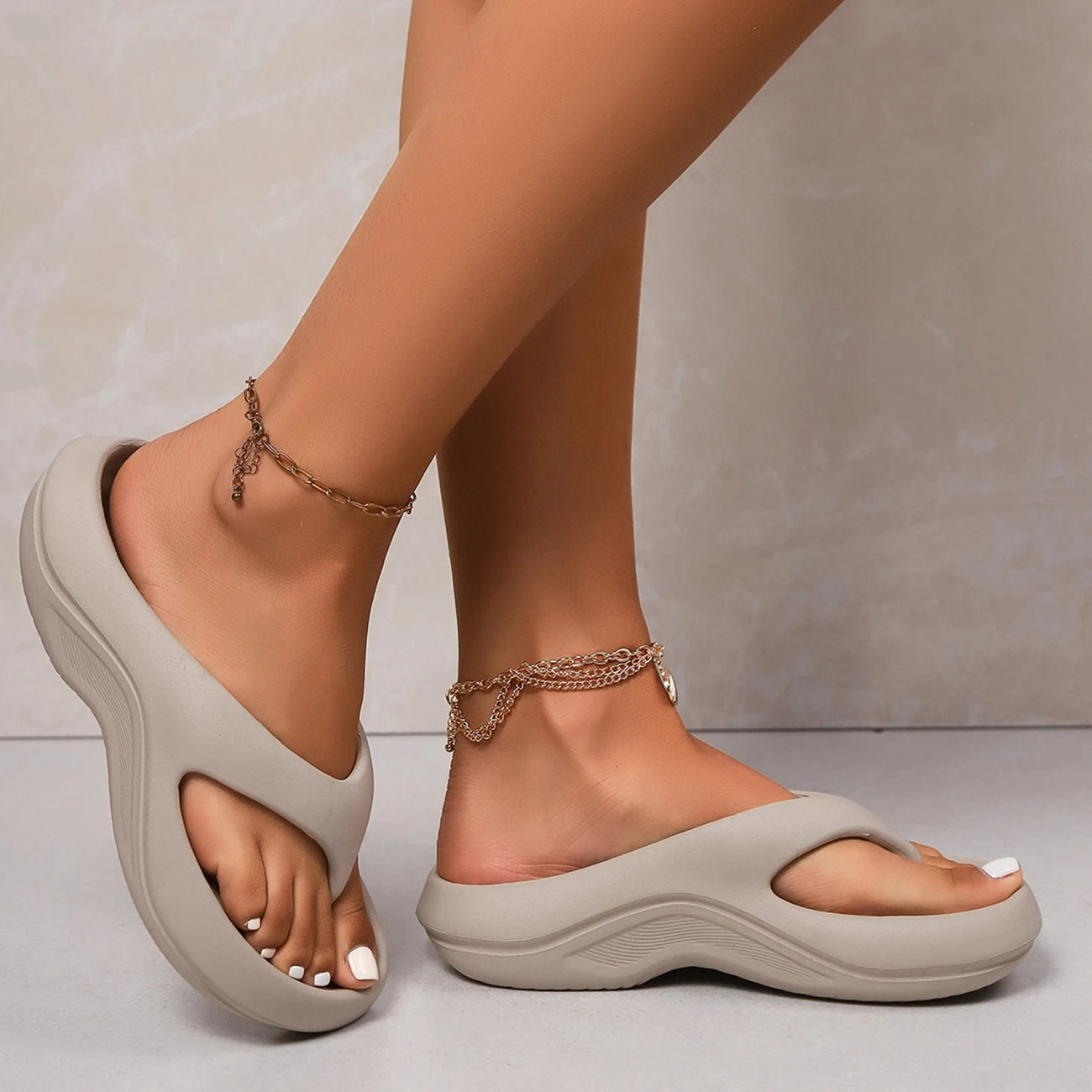 Women's Cushioned Platform Slippers with Ergonomic Sole Design