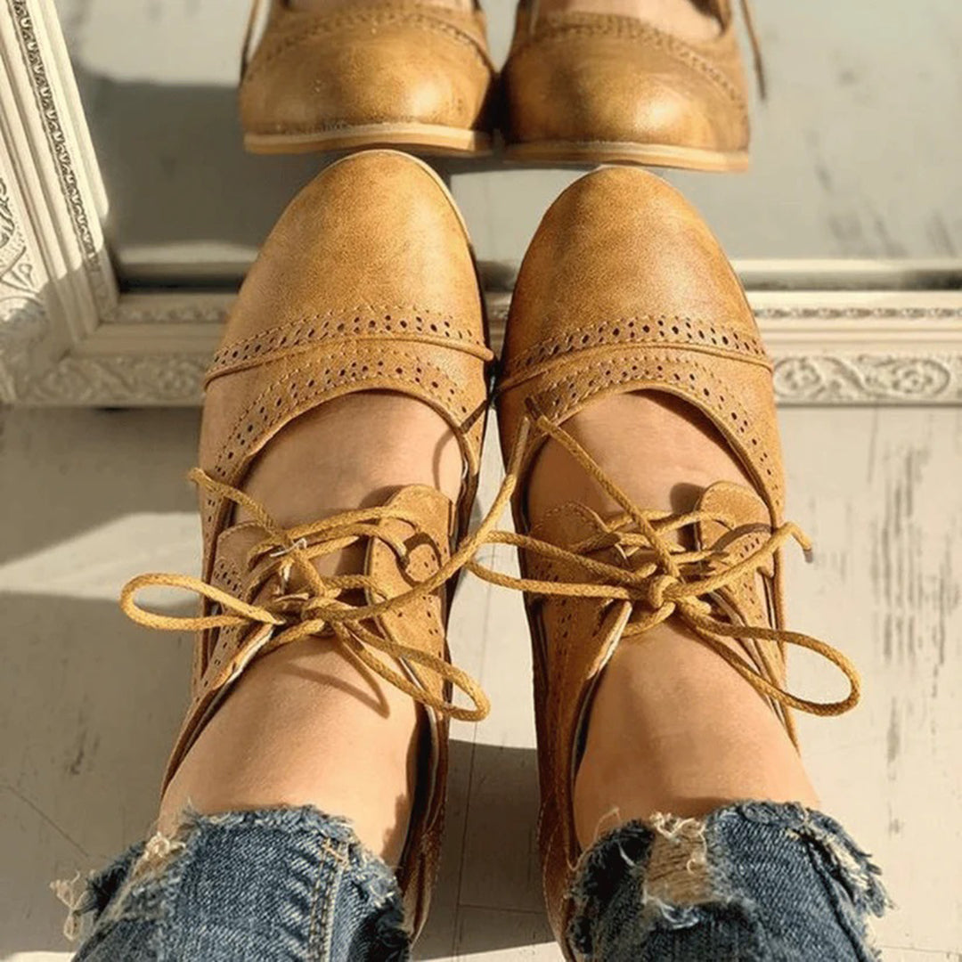 Women's Retro Oxford Heels with Cutout Detail and Block Heel