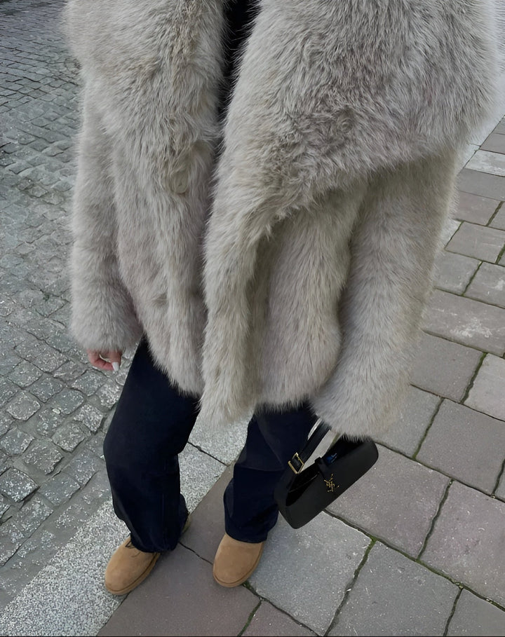 Gabriela | Fur coat with lapel collar