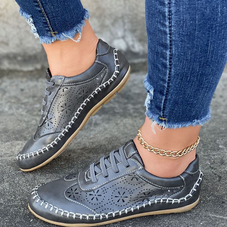 Women's Casual Comfort Shoes with Floral Stitch Detailing