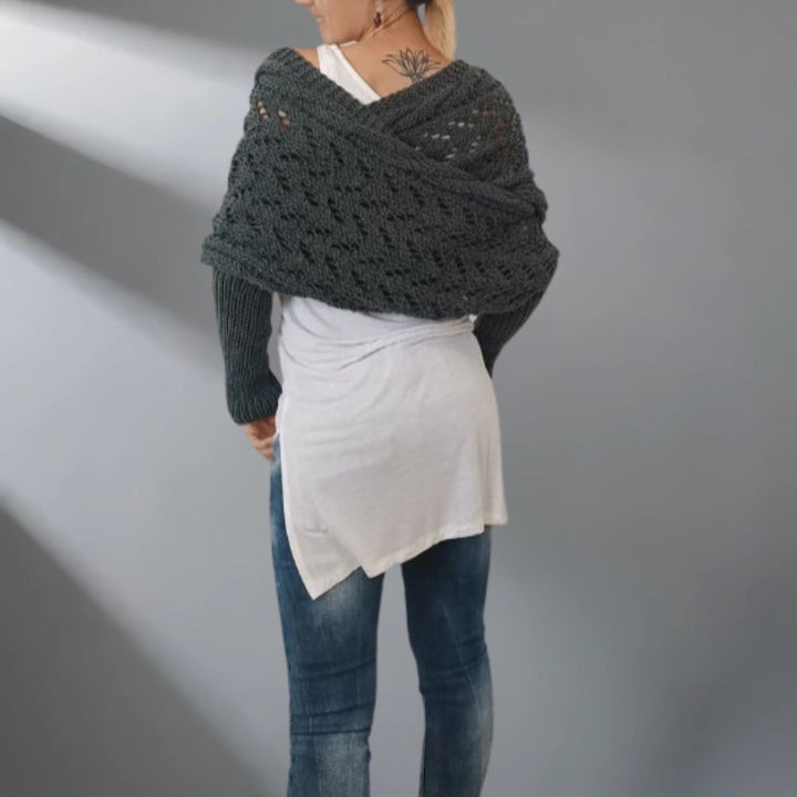 Louve | Elegant and Warm Shawl