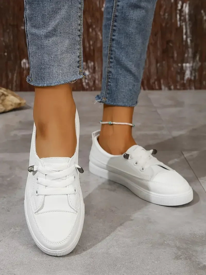 Women's Casual Round Toe Flat Shoes with Lace-Up Design