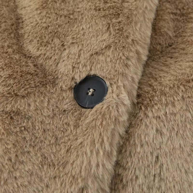 Guadalupe  | Long faux fur coat