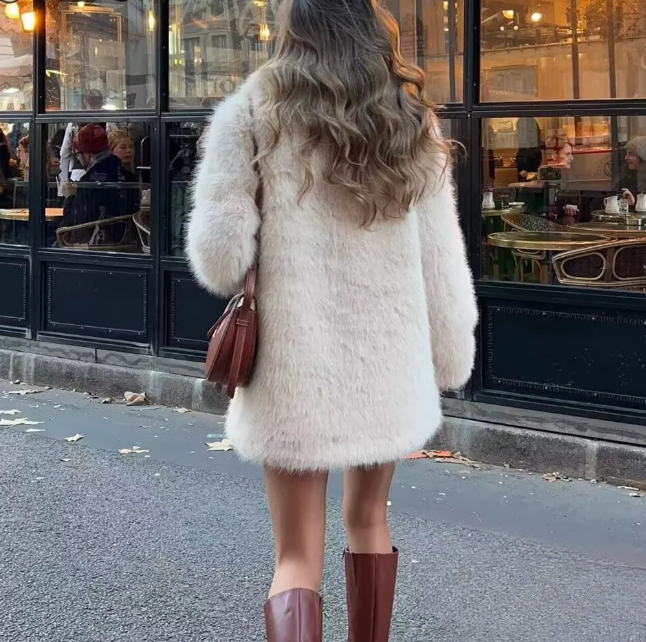 Victoria | Thick faux fur coat