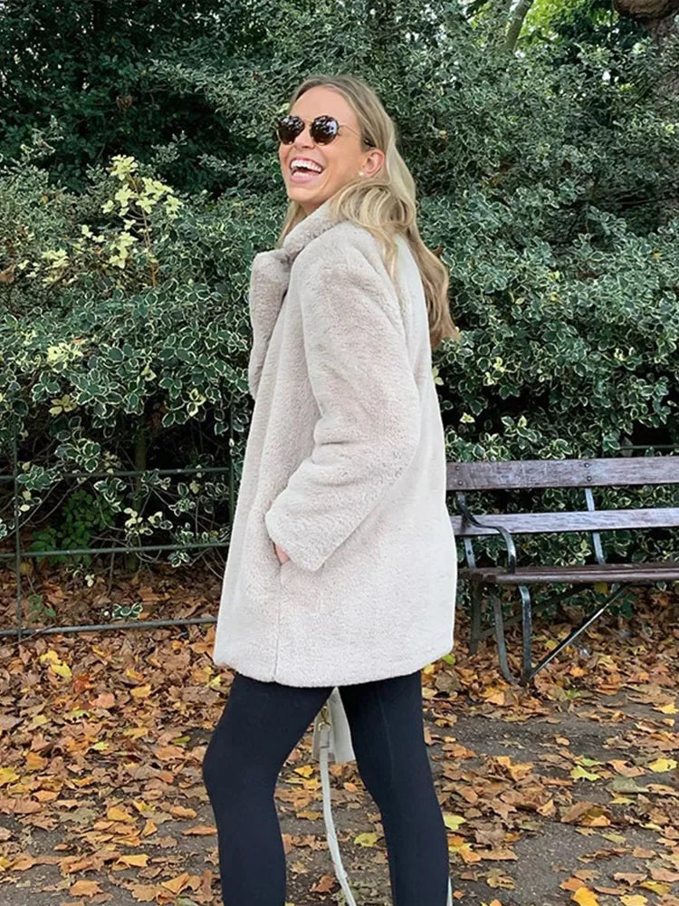 Guadalupe  | Long faux fur coat