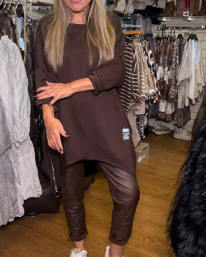 Sweatshirt with Round and Wide Collar Features