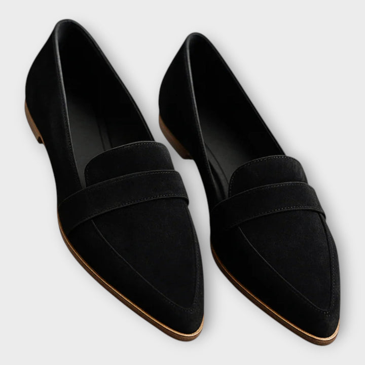 Elegant Loafers with Modern Line